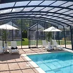 度假居 Holiday Homes With Pool And Jacuzzi