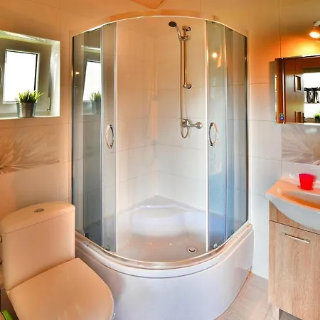 Feriehus In Jaros Awiec Near Heated Pool